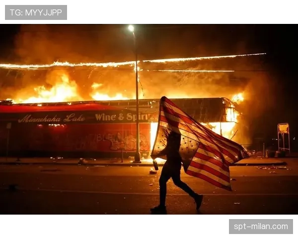 泰晤士报：警方就上周英超比赛中的种族歧视事件展开调查